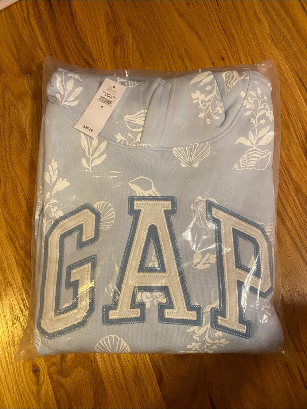 GAP women’s logo seashell and floral blue pullover hoodie